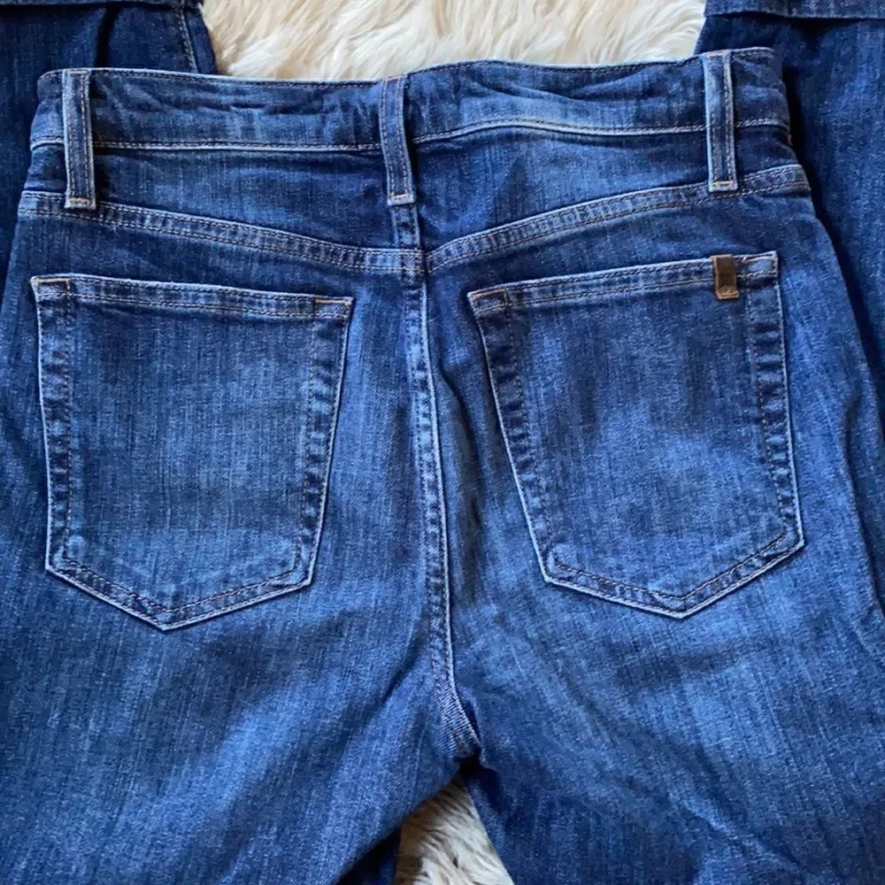 Joe’s Jeans 26 Regina Pant. Distressed denim.